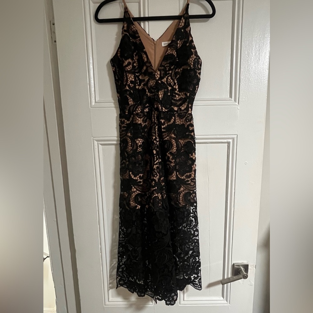 DRESS THE POPULATION Marion Lace Romper Jumpsuit - Picture 2 of 6
